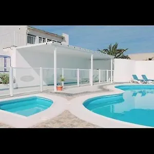 stunning-2-bedroom-2-bathroom-2-minutes-to-beach.puertodelcarmen-hotels.org/